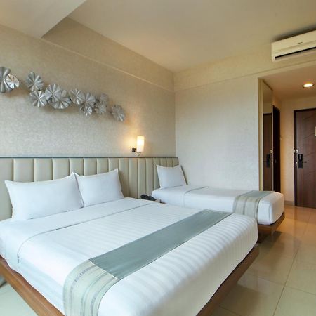 Solaris Hotel Malang Extérieur photo