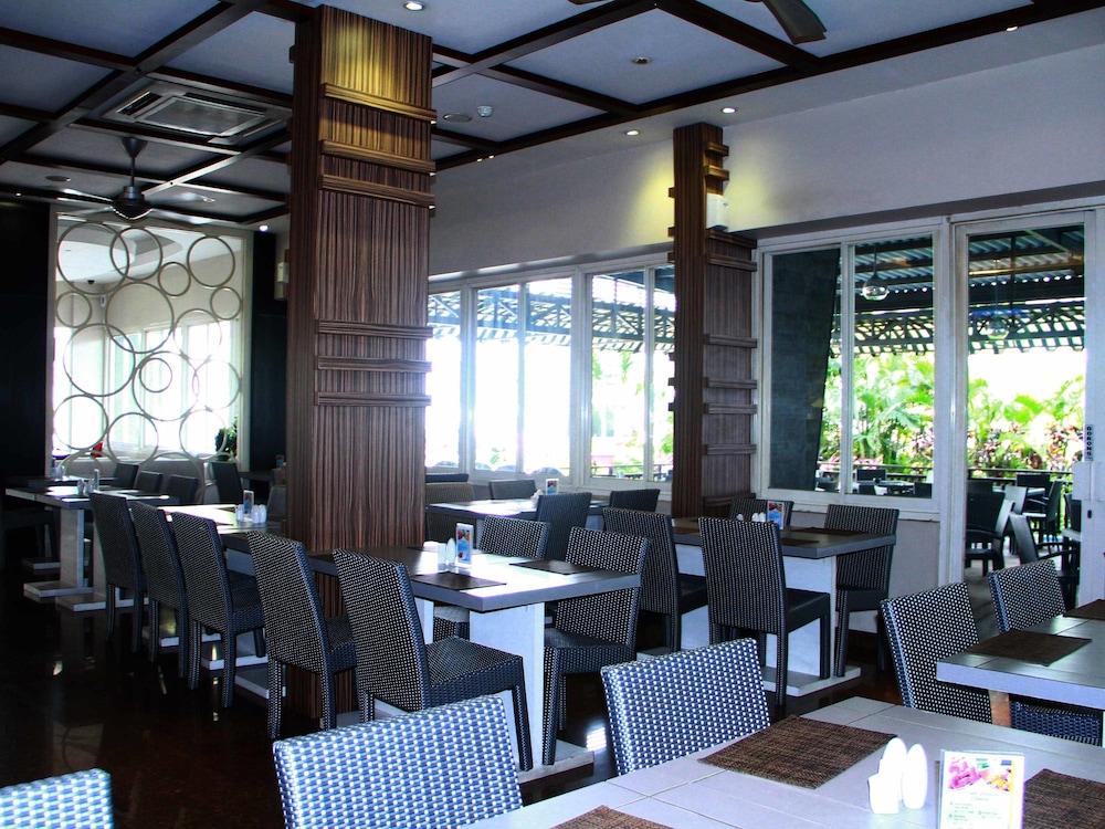 Solaris Hotel Malang Extérieur photo