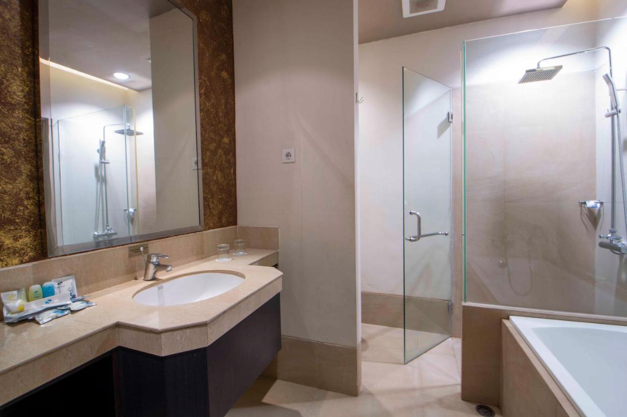 Solaris Hotel Malang Extérieur photo