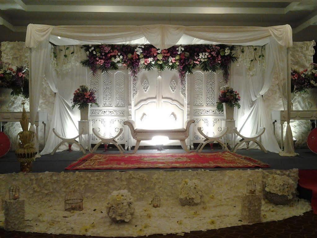 Solaris Hotel Malang Extérieur photo