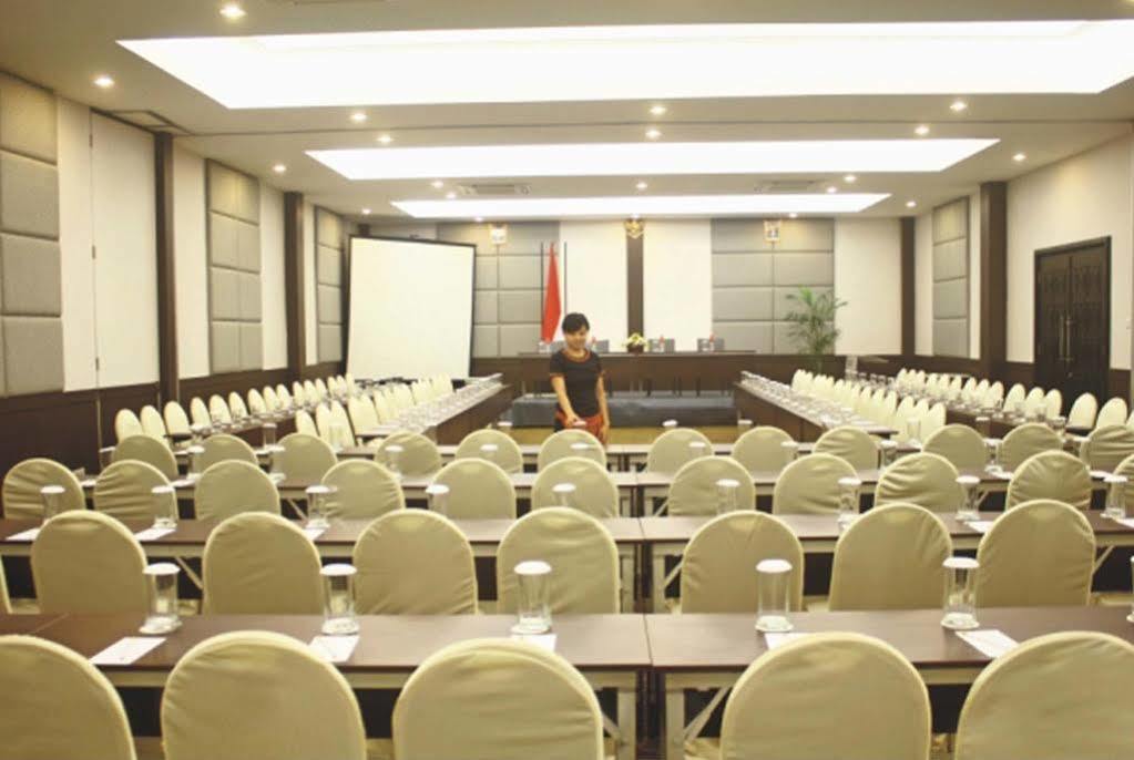 Solaris Hotel Malang Extérieur photo