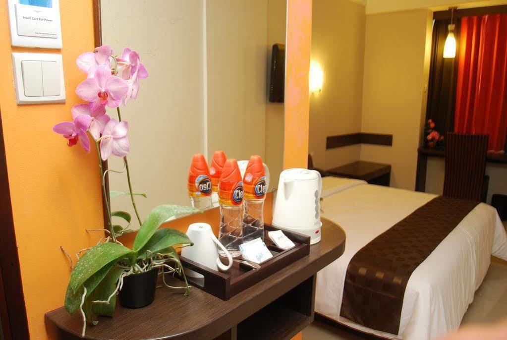 Solaris Hotel Malang Extérieur photo