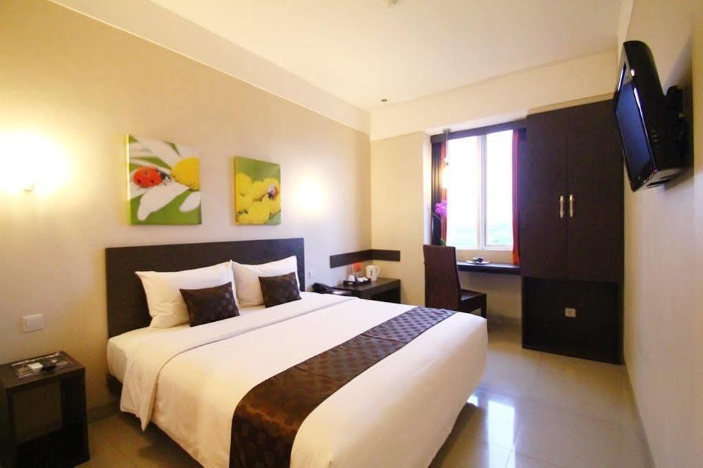Solaris Hotel Malang Extérieur photo