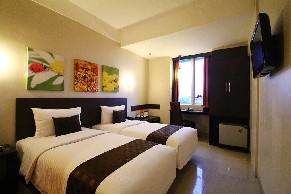 Solaris Hotel Malang Extérieur photo