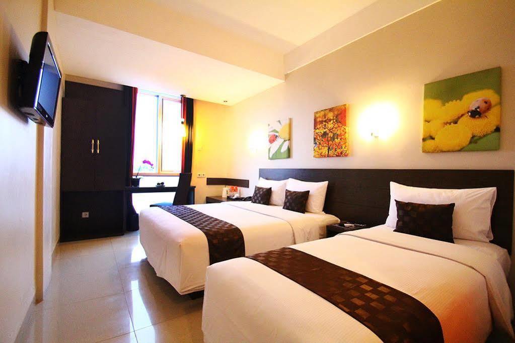 Solaris Hotel Malang Extérieur photo